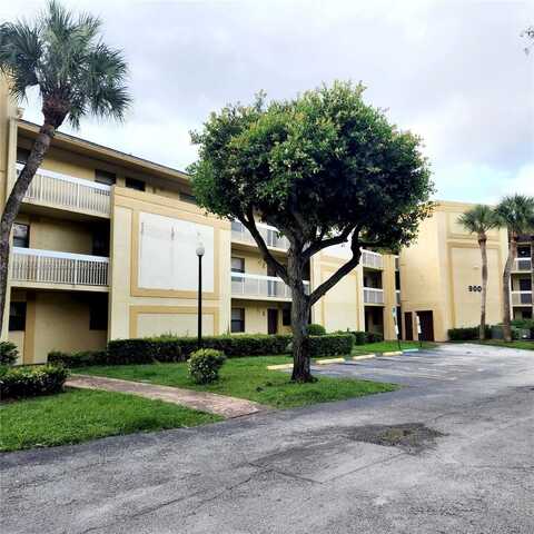 9000 NW 28th Dr, Coral Springs, FL 33065