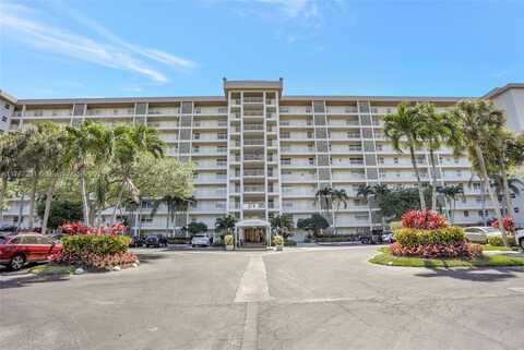 3510 Oaks Way, Pompano Beach, FL 33069