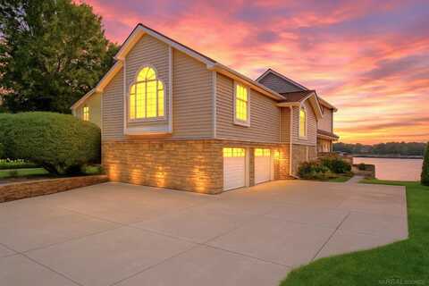3160 Lexington, Waterford, MI 48328