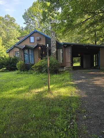 40 Division St, Easthampton, MA 01027