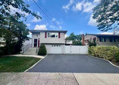 17 Brennan Street, Huntington, NY 11743