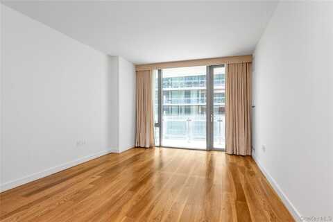 13105 40th Road, Flushing, NY 11354