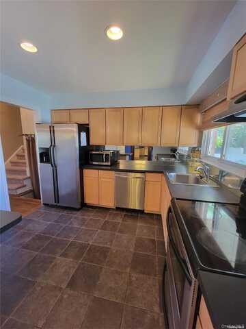 902 Little Whaleneck Road, East Meadow, NY 11554