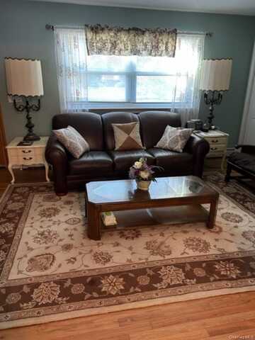 148 Meyer Oval, Pearl River, NY 10965