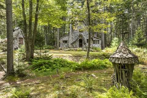 12 River View Drive, Boothbay, ME 04537