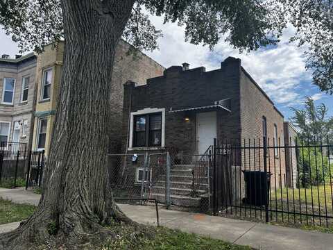 3039 W Flournoy Street, Chicago, IL 60612