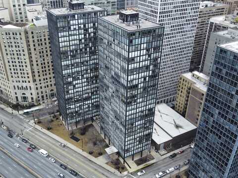 880 N Lake Shore Drive, Chicago, IL 60611