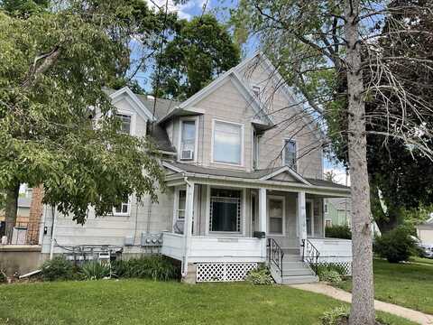 105 N Jefferson Street, Batavia, IL 60510