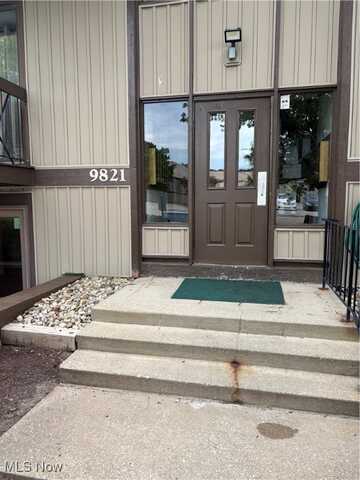 9821 Sunrise Boulevard unit: O1, North Royalton, OH 44133