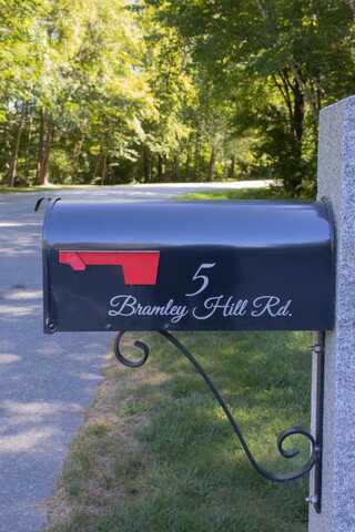 5 Bramley Hill Road, Windham, NH 03087