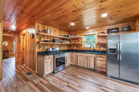 23 Goddard Road, Groton, NH 03241