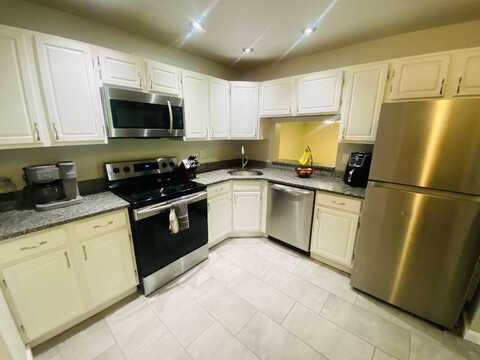2 Galloway Road, Merrimack, NH 03054
