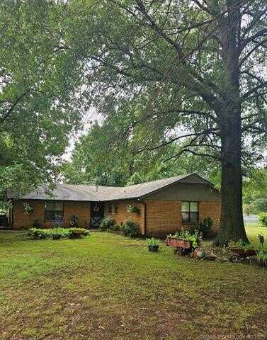 9904 E Northlea Street East, Claremore, OK 74017