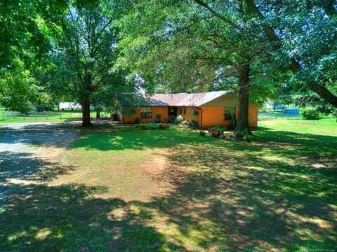 9904 E Northlea Street East, Claremore, OK 74017