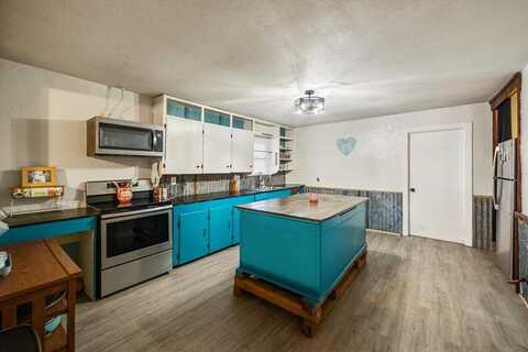 101 S Runnels Avenue, Streetman, TX 75859