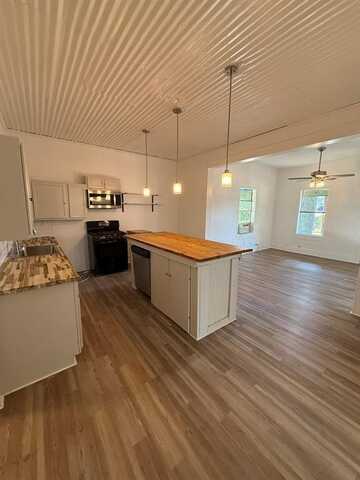 1750 Maple Avenue, Paris, TX 75460