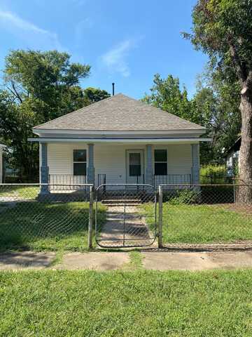 209 N Second St, Vinita, OK 74301