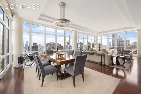 300 East 55th Street, New York, NY 10022