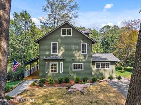 136 Falls Drive, Buck Hill Falls, PA 18323