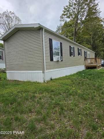 108 Middle Road, Greentown, PA 18426