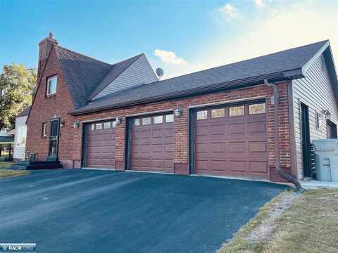 419 5th Ave NW, Chisholm, MN 55719