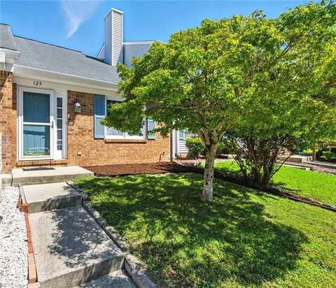 125 Briarwood Place, Yorktown, VA 23692