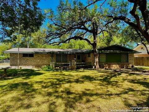 413 Fleetwood Dr, Hollywood Park, TX 78232
