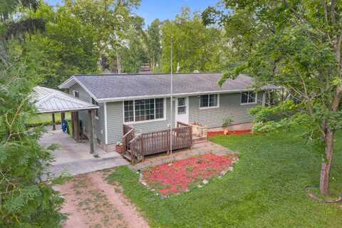 604 Halbert Street, Green Lake, WI 54941