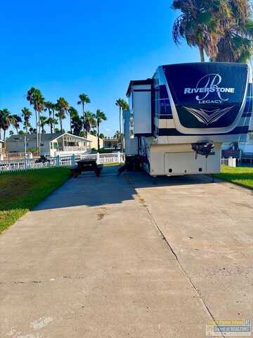 142 Bonnet Circle, Port Isabel, TX 78578