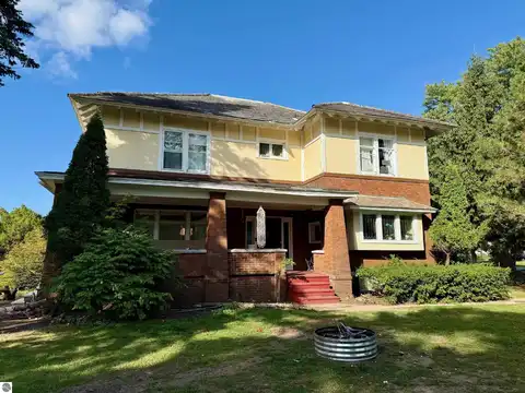 513 E Cass Street, Cadillac, MI 49601