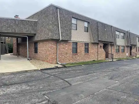 2809 SW Prairie RD, Topeka, KS 66614