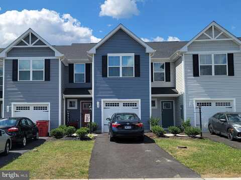 122 CALAIS PLACE, HEDGESVILLE, WV 25427