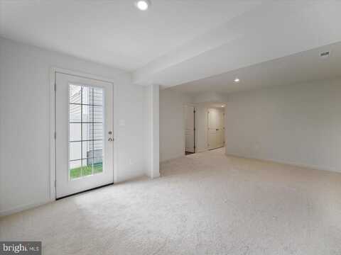 266 CLIFTON MANOR, FALLING WATERS, WV 25419