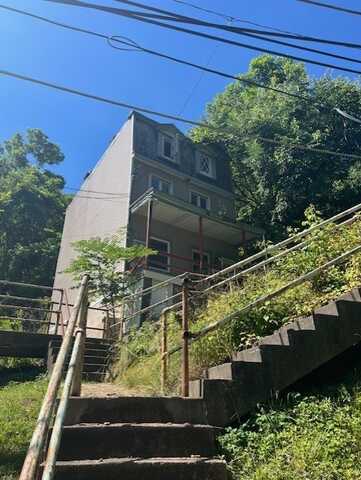 635 Rising Main, Fineview, PA 15212