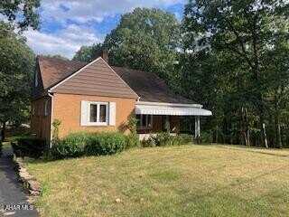 5096 N 19th Avenue, Altoona, PA 16601