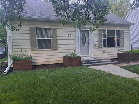 1307 S Lincoln Street, Aberdeen, SD 57401