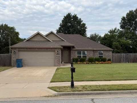 911 Buck DR, Pea Ridge, AR 72751