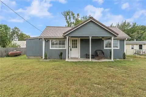 301 Melton DR, Pineville, MO 64856