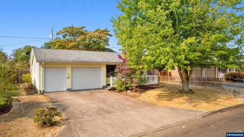 1427 Walton Wy, Woodburn, OR 97071
