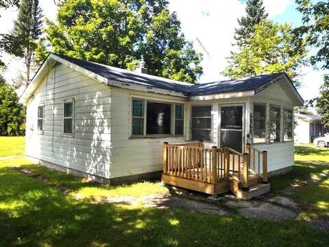 6868 Barclay Avenue, Tower, MI 49792