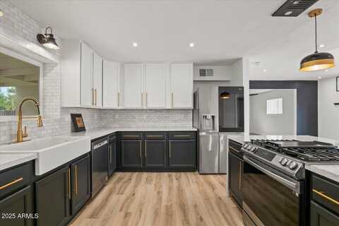 5237 E WINDSOR Avenue, Phoenix, AZ 85008