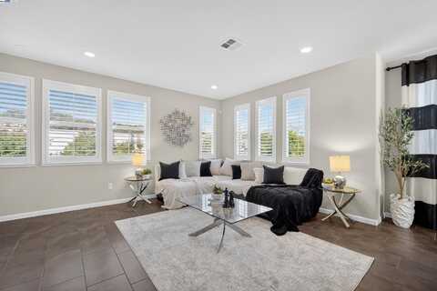25943 Dollar St, Hayward, CA 94544