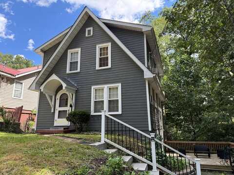 114 Lee St, BECKLEY, WV 25801