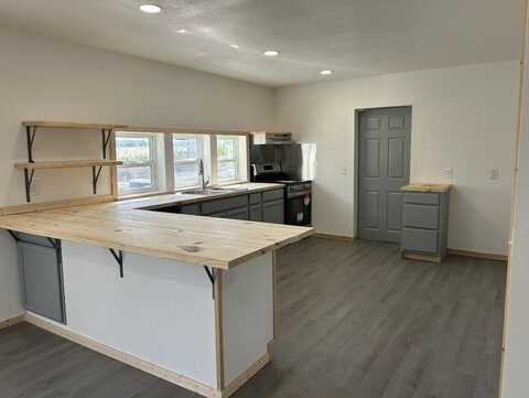 690 Autumnwood Road, Ash Flat, AR 72513