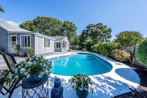 17 Merganser Lane, West Yarmouth, MA 02673
