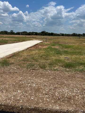 193 -- Arch Ray Lp, Fredericksburg, TX 78624