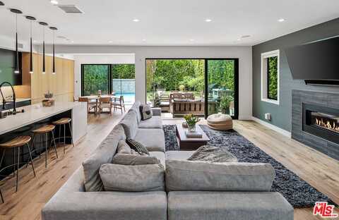 1037 Palms Blvd, Venice, CA 90291