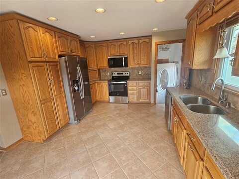 618 Central Avenue, Center Point, IA 52213