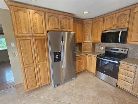 618 Central Avenue, Center Point, IA 52213