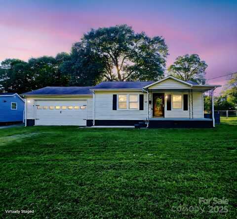 105 S Pine Street, Dallas, NC 28034